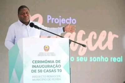 Presidente da República de Moçambique, Filipe Nyusi, na entrega de 50 casas do tipo 0, em Pemba.