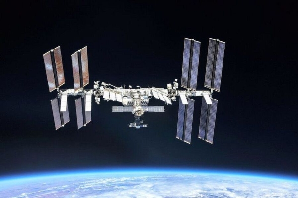 Os astronautas da ISS estão cada vez mais tendo que tomar medidas de precaução quando fragmentos de velhos satélites e foguetes se aproximam