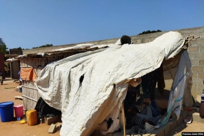 Cabanas que albergam deslocados, Pemba, Cabo Delgado