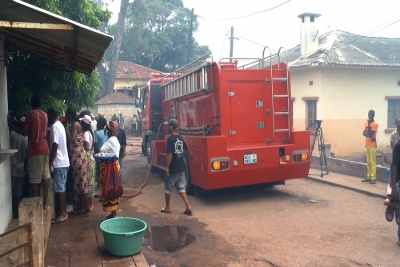 Incêndio desaloja famílias no bairro Militar em Maputo