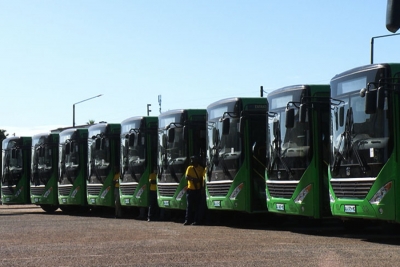 Governo contradiz-se e entrega autocarros à gestão municipal