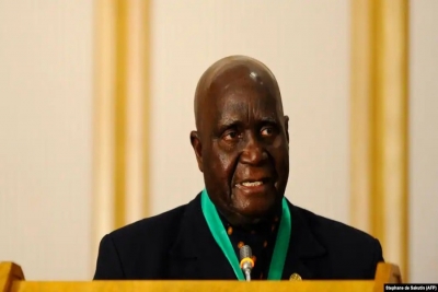 Foto de arquivo: O fundador e primeiro Presidente da Zâmbia, Kenneth Kaunda, discursa numa cerimónia da SADC. Agosto de 2010