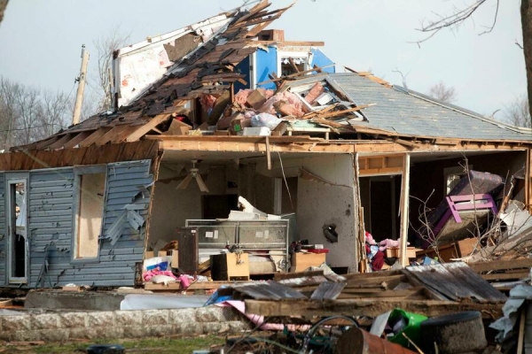 Tornados matam quatro pessoas e fazem dezenas de feridos nos EUA