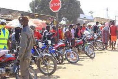 Cabo Delgado: PRM procura táxi-motociclistas que vandalizaram a casa do chefe da polícia de trânsito em Montepuez