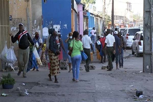 Mercados de Maputo têm infra-estruturas atrasadas para acolher vendedores informais