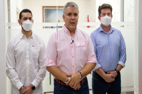 O presidente Iván Duque denunciou-o como um &quot;ataque covarde&quot;