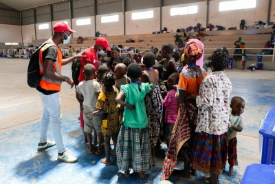 Cabo Delgado: Insuficiência de redes mosquiteiras preocupa deslocados no centro de acolhimento em Pemba