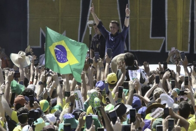 Bolsonaro ameaça juízes do Supremo Tribunal em manifestação pró-Governo