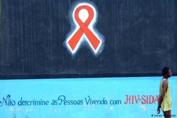 Moçambique: Adolescentes são a faixa etária mais infetada pelo HIV-SIDA