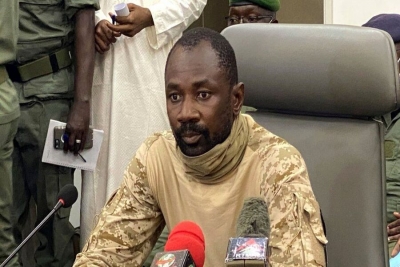 O líder do golpe militar, coronel Goita, declarou-se presidente interino do Mali dias antes