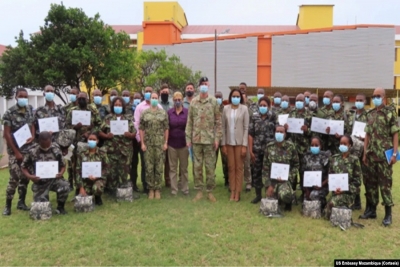 Nesta imagem, militares moçambicanos treinado em tácticas de salvamento de vidas pelos Estados Unidos, Junho, 2021