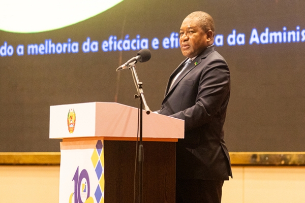 “Deslocados do terrorismo não tiveram comando formal para regressar às casas”, Nyusi