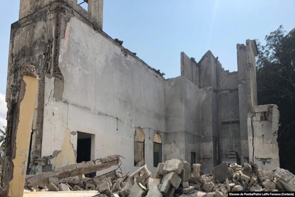 Paróquia destruida, Mocímboa da Praia, Cabo Delgado, Moçambique