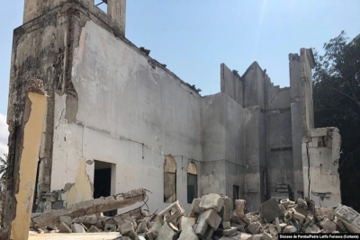 Paróquia destruida, Mocímboa da Praia, Cabo Delgado, Moçambique