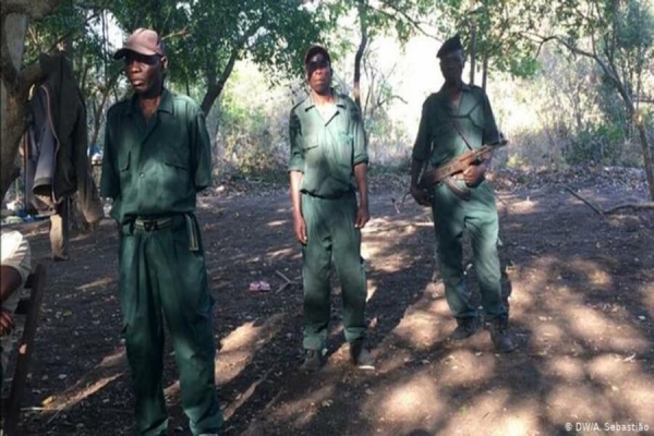 Membros da Junta Militar na Gorongosa (foto de arquivo)