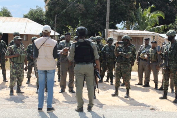 Filipe Nyusi, apela à coesão dos militares nacionais e estrangeiros na dura missão de combate aos terroristas em Cabo Delgado