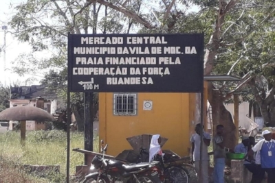 Cabo Delgado: Após resistência, comerciantes ocupam mercado construído por ruandeses em Mocímboa da Praia