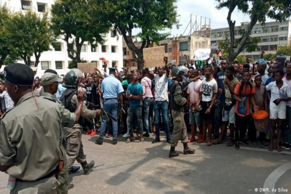 &quot;As ruas são nossas&quot;: Ativistas lutam pelo direito à manifestação em Moçambique