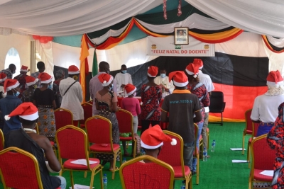 Natal: Esposa do Governador de Cabo Delgado celebra com os Pacientes HPP