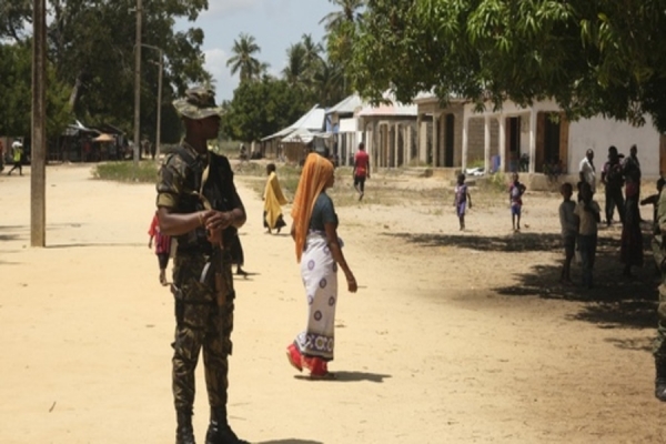 Cabo Delgado: Três Terroristas rendem-se no distrito de Mocimboa da Praia