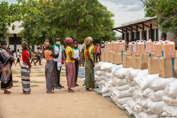 Cabo Delgado: Mais de 20 toneladas de produtos diversos oferecidos pela Cruz Vermelha beneficiam as famílias deslocadas