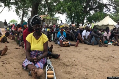 Distribuição de alimentos por PMA a deslocados de Cabo Delgado em Metuge