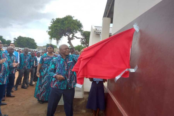 Cabo Delgado: Governador inaugura Escola Primária e Secundária em Chuiba