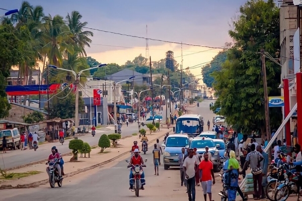 Cabo Delgado: Administradora de Montepuez mobiliza recursos para os deslocados vivendo em situação precária