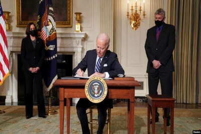 Joe Biden assina decretos presidenciais, 27 Janeiro 2021