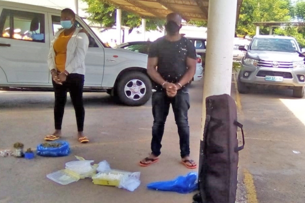 Supostos traficantes de drogas privados de liberdade em Maputo