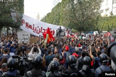 Presidente tunisiano despede premier após protestos violentos