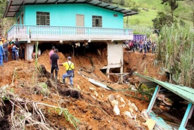 Cabo Delgado: Descolados de terrorismo com risco de desabamento de terra em bairros que habitam em Pemba