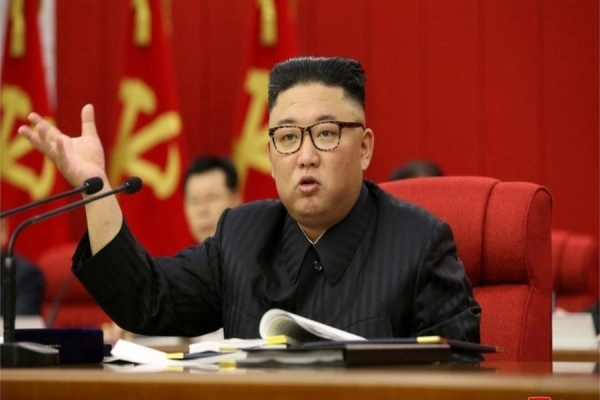 O corpo mais magro de Kim Jong-un gerou mais especulações sobre sua saúde