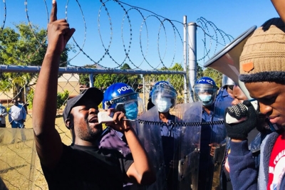 eSwatini envia exército para reprimir protestos em escolas pró-democracia