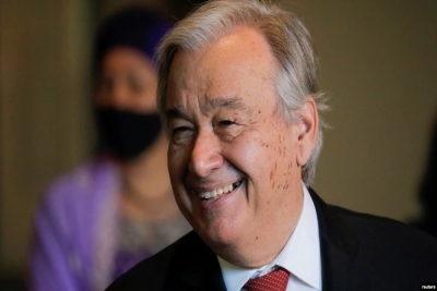 António Guterres sorri ao falar com a imprensa depois da Assembleia Geral aprovar seu segundo mandato, Nova Iorque, 18 de Junho de 2021.