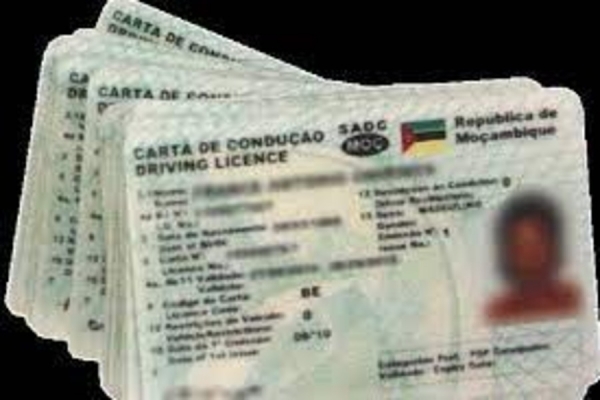 Detidos 16 técnicos do INATRO envolvidos na venda de cartas de condução