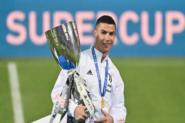 Cristiano Ronaldo venceu a Supertaça italiana com a Juventus.