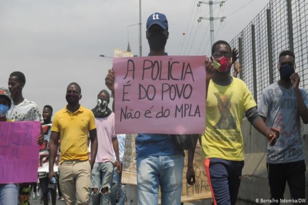 Angola: movimento ameaça voltar às ruas se houver julgamento de manifestantes detidos