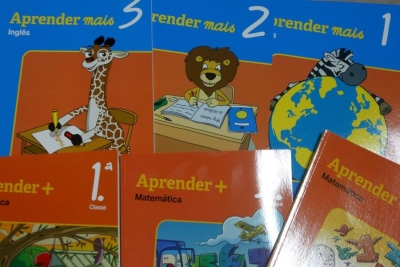 Livro escolar só chega em finais deste mês