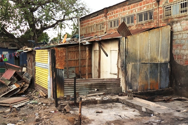 Reconstrução de 22 casas incendiadas ainda sem data para o arranque