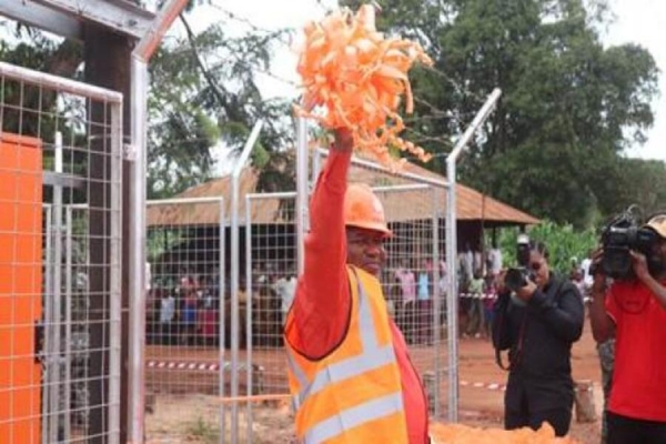 Cabo Delgado: Nyusi inaugura rede eléctrica em Balama