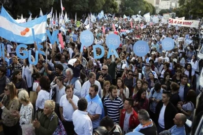 Argentinos protestam contra projecto de lei pró-aborto